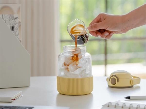 BUYDEEM Sklenená fľaša so slamkou 800 ml, model DG78, farba jemná žltá