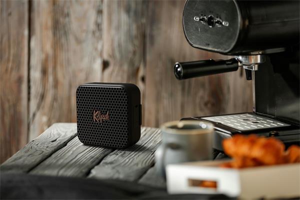 KLIPSCH Austin, prenosný Bluetooth reproduktor, 10 W, čierny